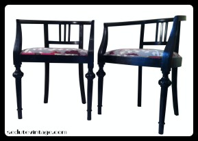 Wooden armchairs - a pair Coppia poltroncine a pozzetto